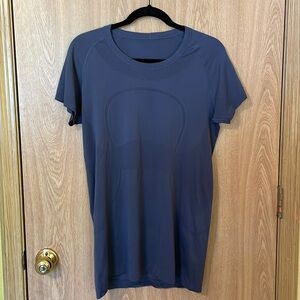 Lululemon Swiftly Tech Short Sleeve Shirt Blue Size 12